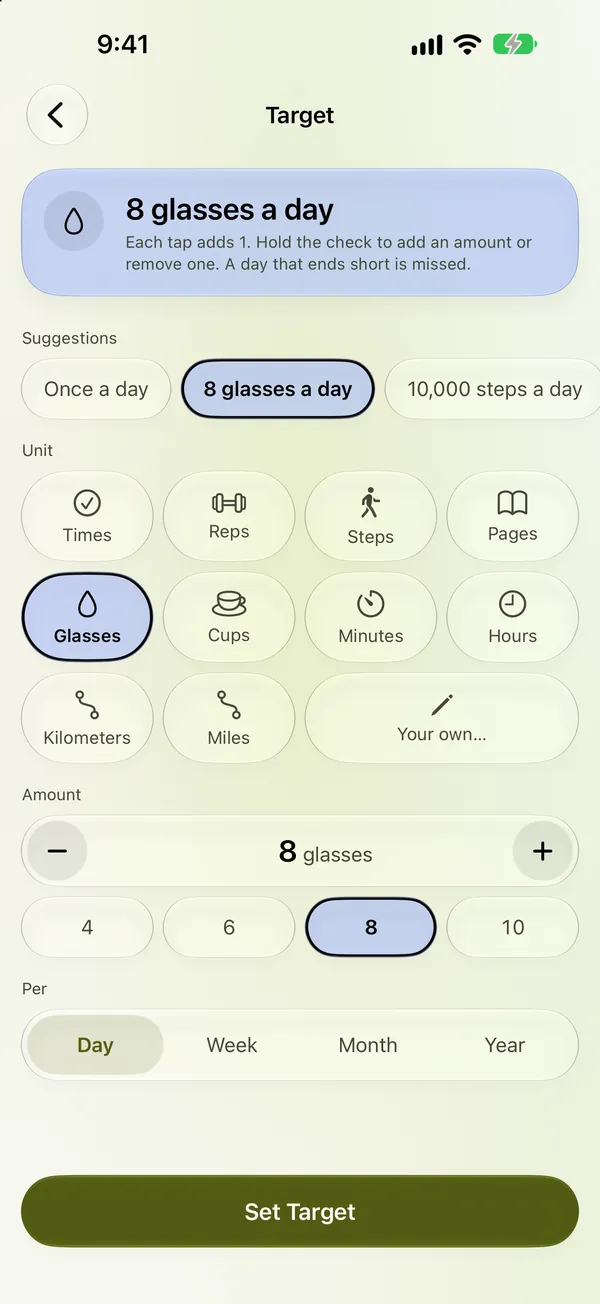 Setting a target in Glazzy: 8 glasses a day, with a unit, an amount and a period to pick.